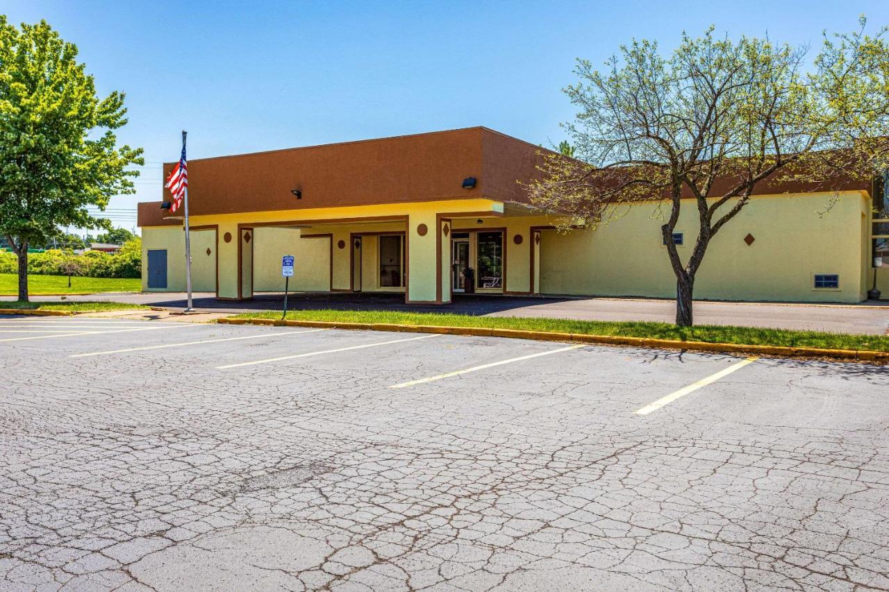 Econo Lodge Fredonia Exterior foto